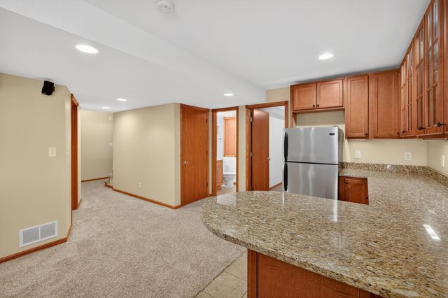 15152 Hawthorn Drive, Clive, IA 50325