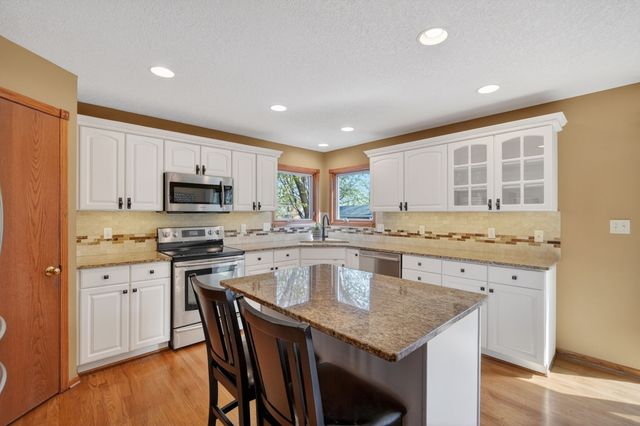 15152 Hawthorn Drive, Clive, IA 50325