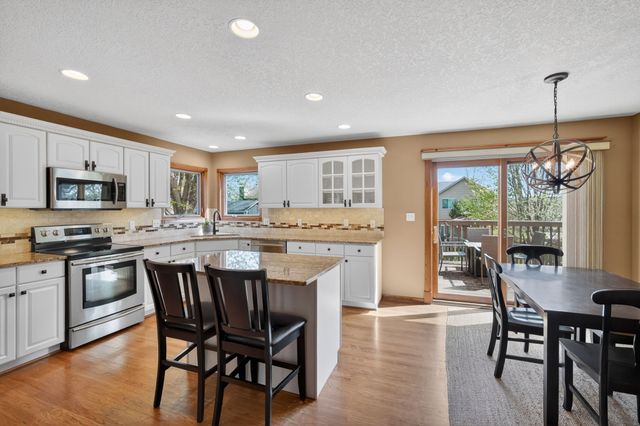 15152 Hawthorn Drive, Clive, IA 50325