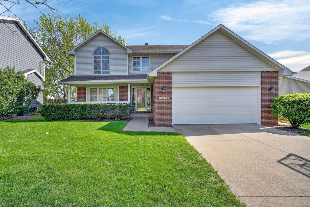 15152 Hawthorn Drive, Clive, IA 50325