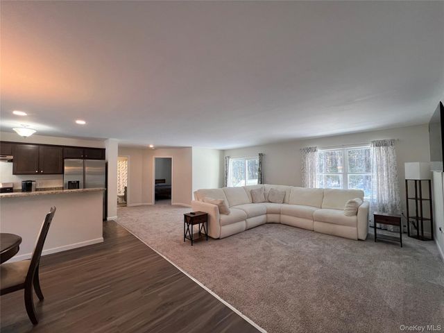 26 Summit Drive, Barryville, NY 12719