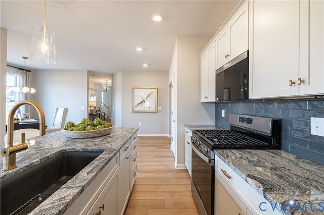 374 Bayberry Ln, Zion Crossroads, VA 22942