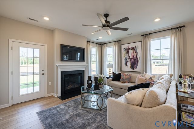 374 Bayberry Ln, Zion Crossroads, VA 22942