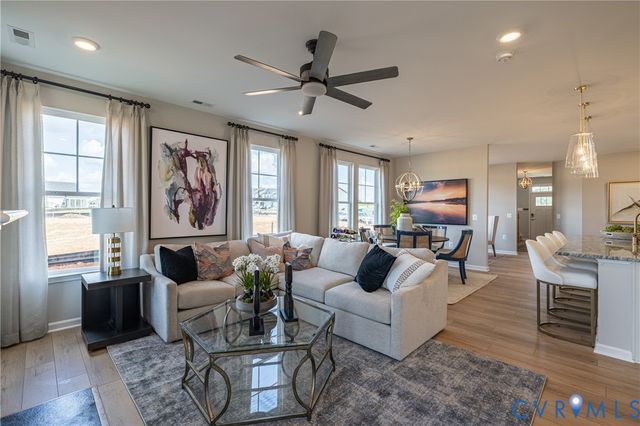 374 Bayberry Ln, Zion Crossroads, VA 22942