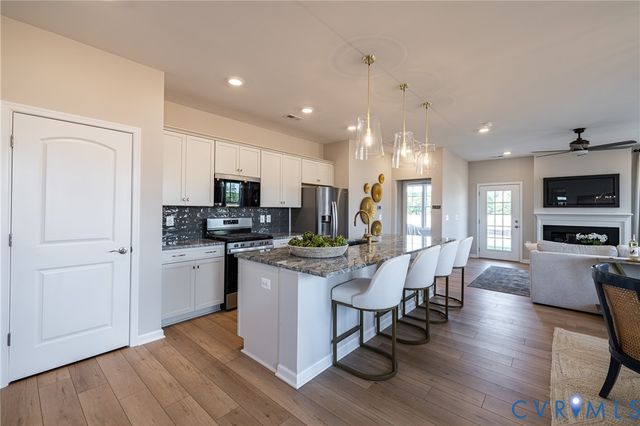 374 Bayberry Ln, Zion Crossroads, VA 22942