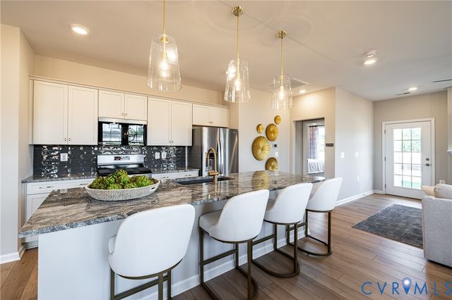 374 Bayberry Ln, Zion Crossroads, VA 22942
