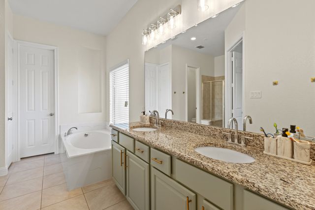 417 Burberry, Grand Prairie, TX 75052