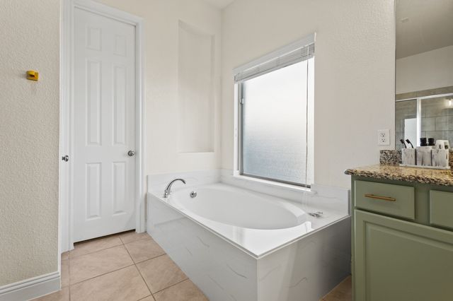 417 Burberry, Grand Prairie, TX 75052