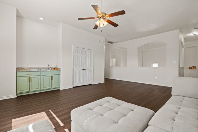 417 Burberry, Grand Prairie, TX 75052