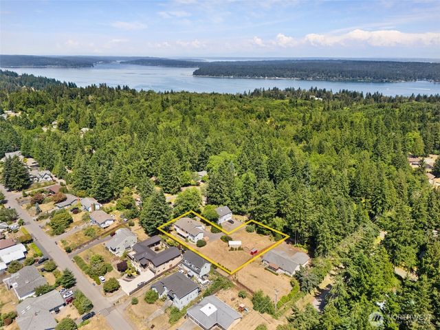 8101 Mcintyre Lane NE, Bremerton, WA 98311