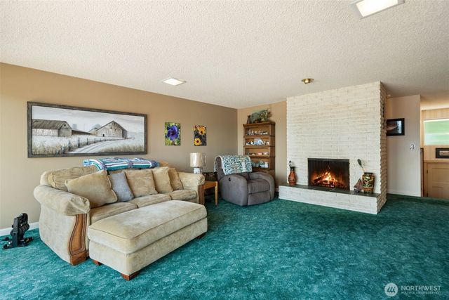 8101 Mcintyre Lane NE, Bremerton, WA 98311