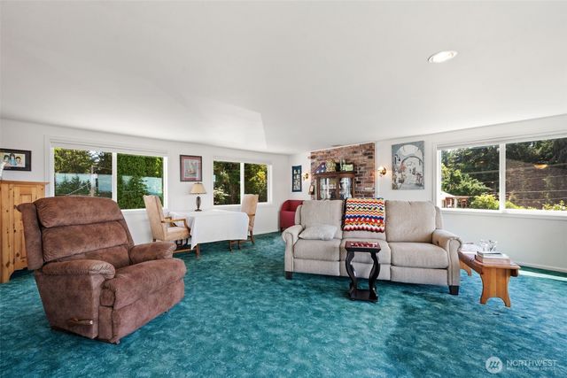 8101 Mcintyre Lane NE, Bremerton, WA 98311