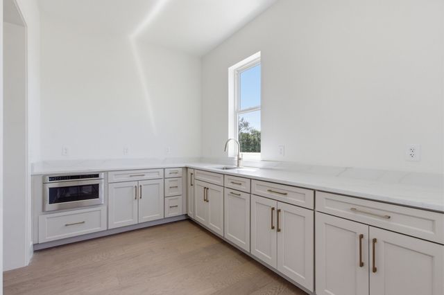 1526 Frye Rd, Columbia, TN 38401