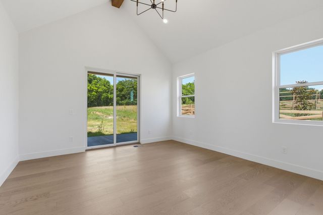 1526 Frye Rd, Columbia, TN 38401