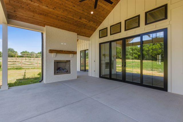 1526 Frye Rd, Columbia, TN 38401