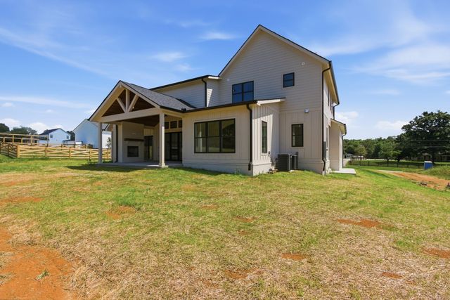 1526 Frye Rd, Columbia, TN 38401