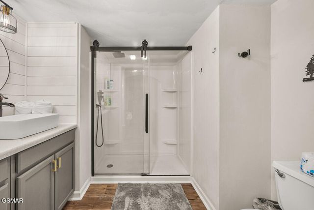 306 Baskins Creek Road, Gatlinburg, TN 37738