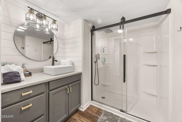 306 Baskins Creek Road, Gatlinburg, TN 37738