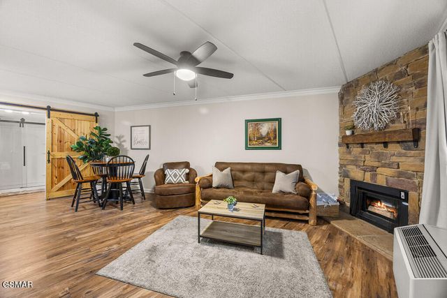 306 Baskins Creek Road, Gatlinburg, TN 37738