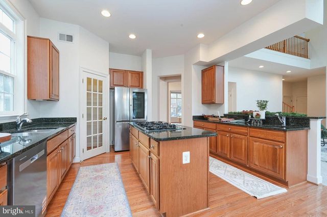 604 AUTUMN WIND, Rockville, MD 20850