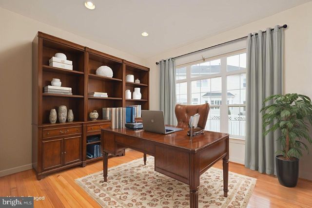 604 AUTUMN WIND, Rockville, MD 20850