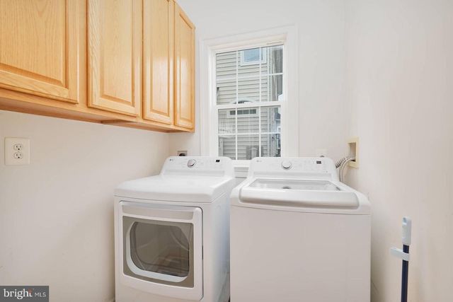 604 AUTUMN WIND, Rockville, MD 20850