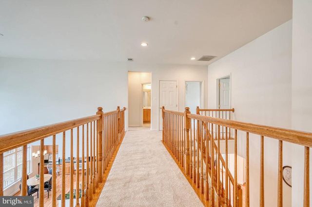 604 AUTUMN WIND, Rockville, MD 20850