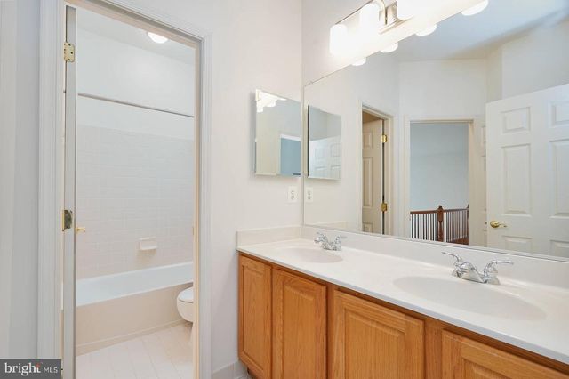 604 AUTUMN WIND, Rockville, MD 20850