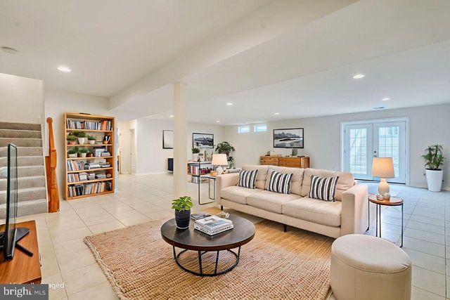 604 AUTUMN WIND, Rockville, MD 20850