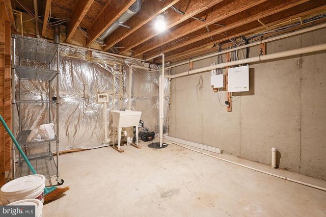 604 AUTUMN WIND, Rockville, MD 20850