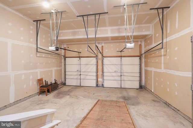 604 AUTUMN WIND, Rockville, MD 20850