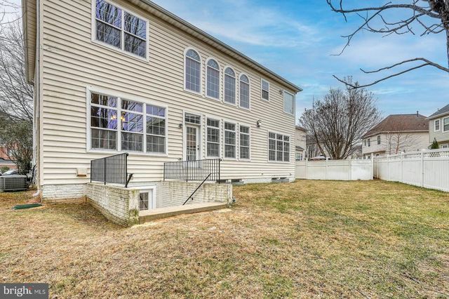 604 AUTUMN WIND, Rockville, MD 20850