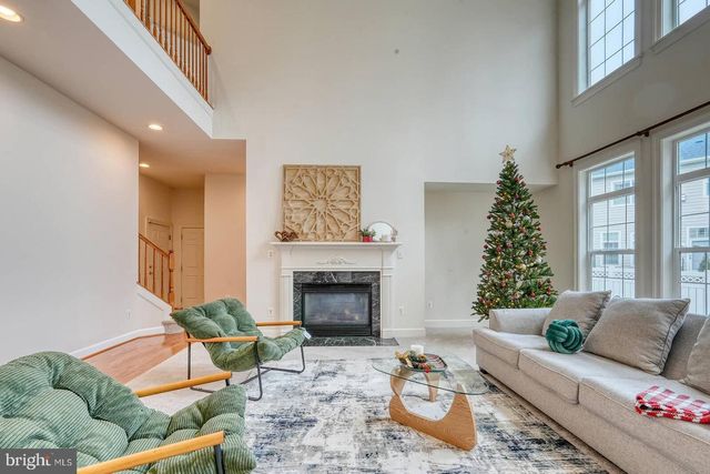 604 AUTUMN WIND, Rockville, MD 20850