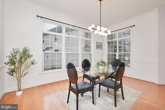 604 AUTUMN WIND, Rockville, MD 20850