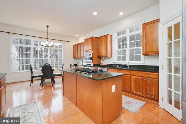 604 AUTUMN WIND, Rockville, MD 20850