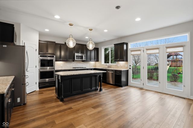 5903 Oakmont Boulevard, Bargersville, IN 46106