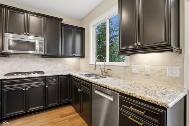 5903 Oakmont Boulevard, Bargersville, IN 46106