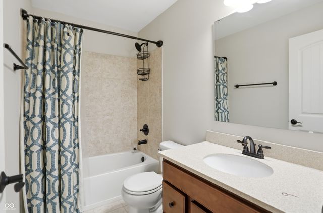 5903 Oakmont Boulevard, Bargersville, IN 46106