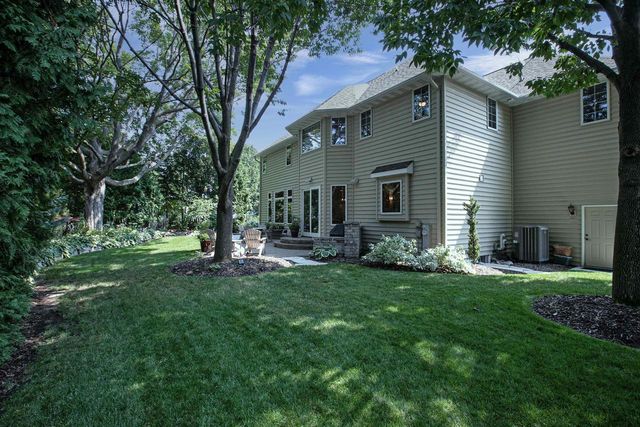 422 BOSWORTH LANE, Neenah, WI 54956