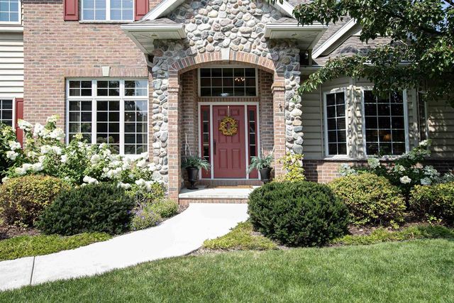 422 BOSWORTH LANE, Neenah, WI 54956