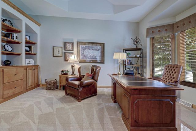 422 BOSWORTH LANE, Neenah, WI 54956