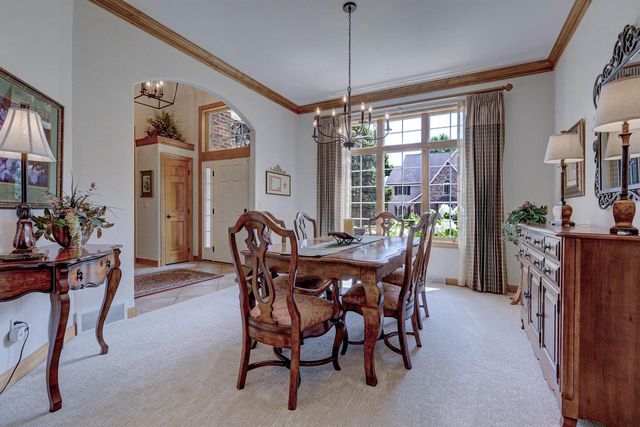 422 BOSWORTH LANE, Neenah, WI 54956
