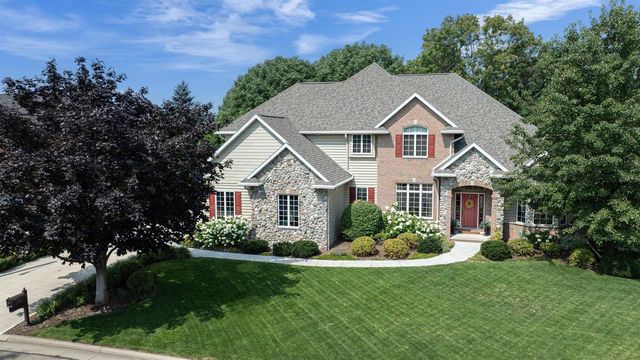 422 BOSWORTH LANE, Neenah, WI 54956