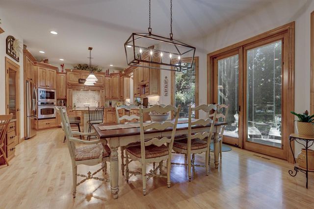 422 BOSWORTH LANE, Neenah, WI 54956