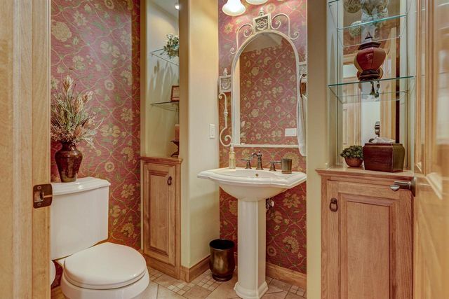 422 BOSWORTH LANE, Neenah, WI 54956