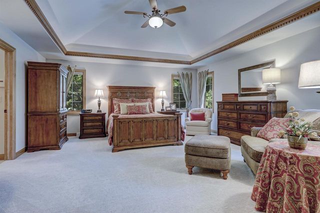 422 BOSWORTH LANE, Neenah, WI 54956