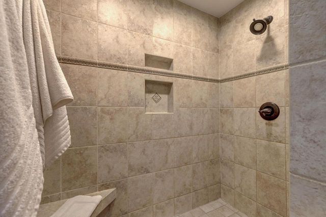 422 BOSWORTH LANE, Neenah, WI 54956