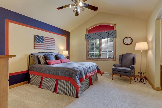 422 BOSWORTH LANE, Neenah, WI 54956