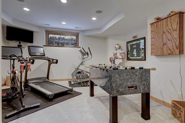 422 BOSWORTH LANE, Neenah, WI 54956