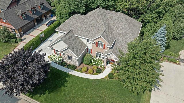 422 BOSWORTH LANE, Neenah, WI 54956